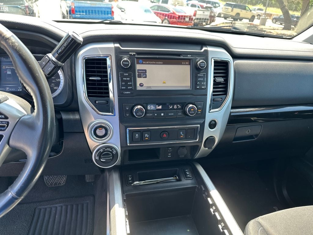 2017 Nissan Titan SV