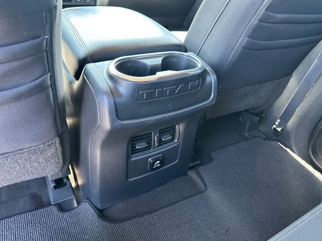 2017 Nissan Titan SV