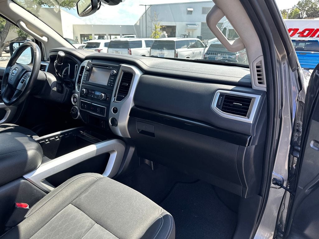 2017 Nissan Titan SV