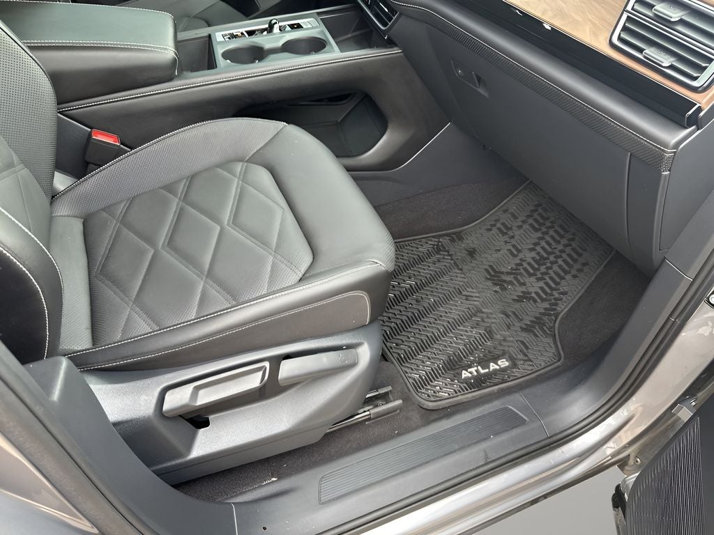 2024 Volkswagen Atlas 2.0T SE