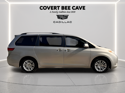 2017 Toyota Sienna XLE 8 Passenger