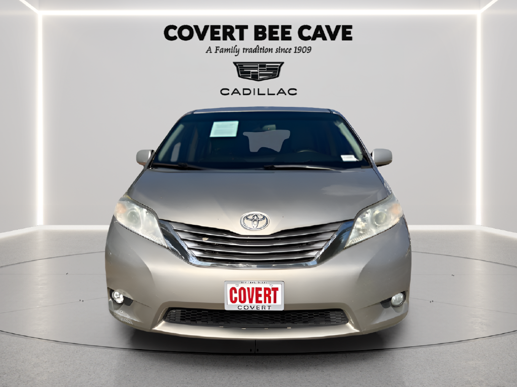 2017 Toyota Sienna XLE 8 Passenger