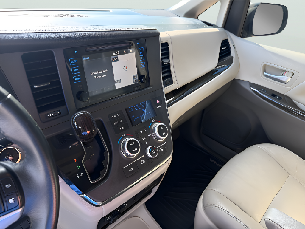 2017 Toyota Sienna XLE 8 Passenger