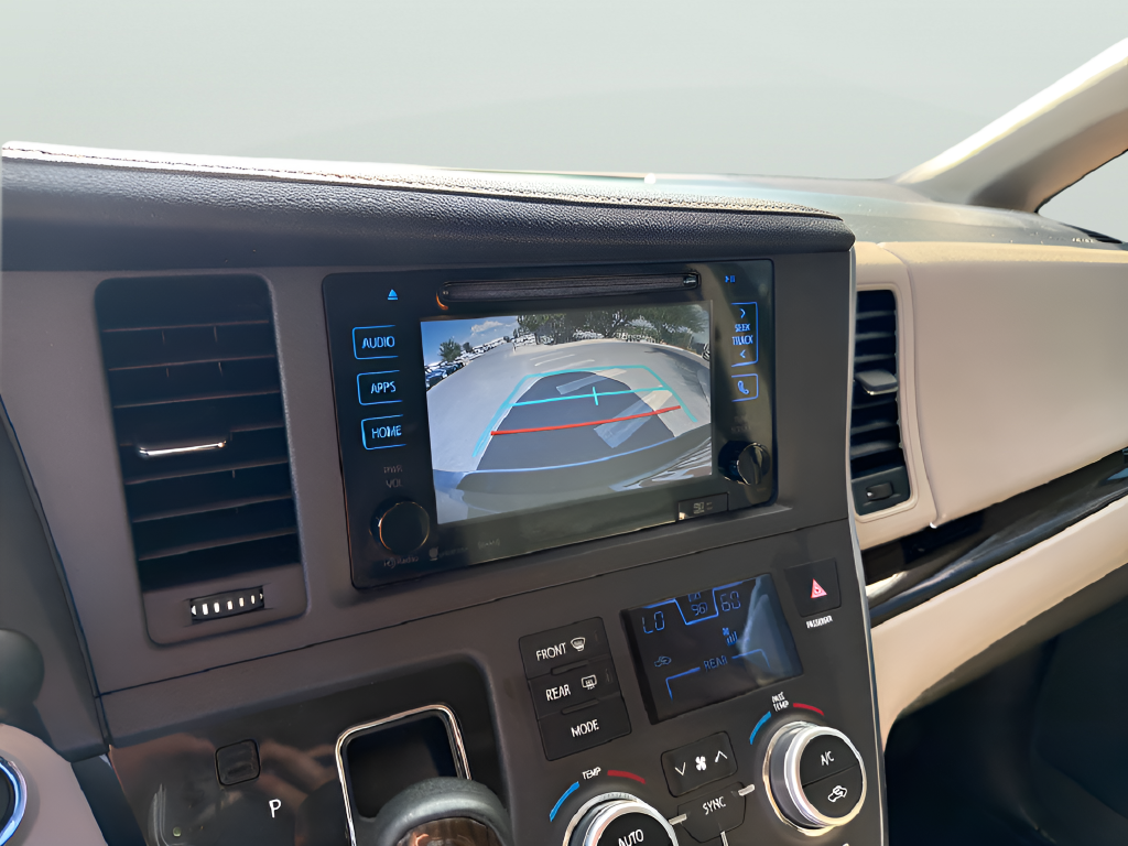2017 Toyota Sienna XLE 8 Passenger