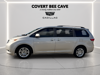 2017 Toyota Sienna XLE 8 Passenger
