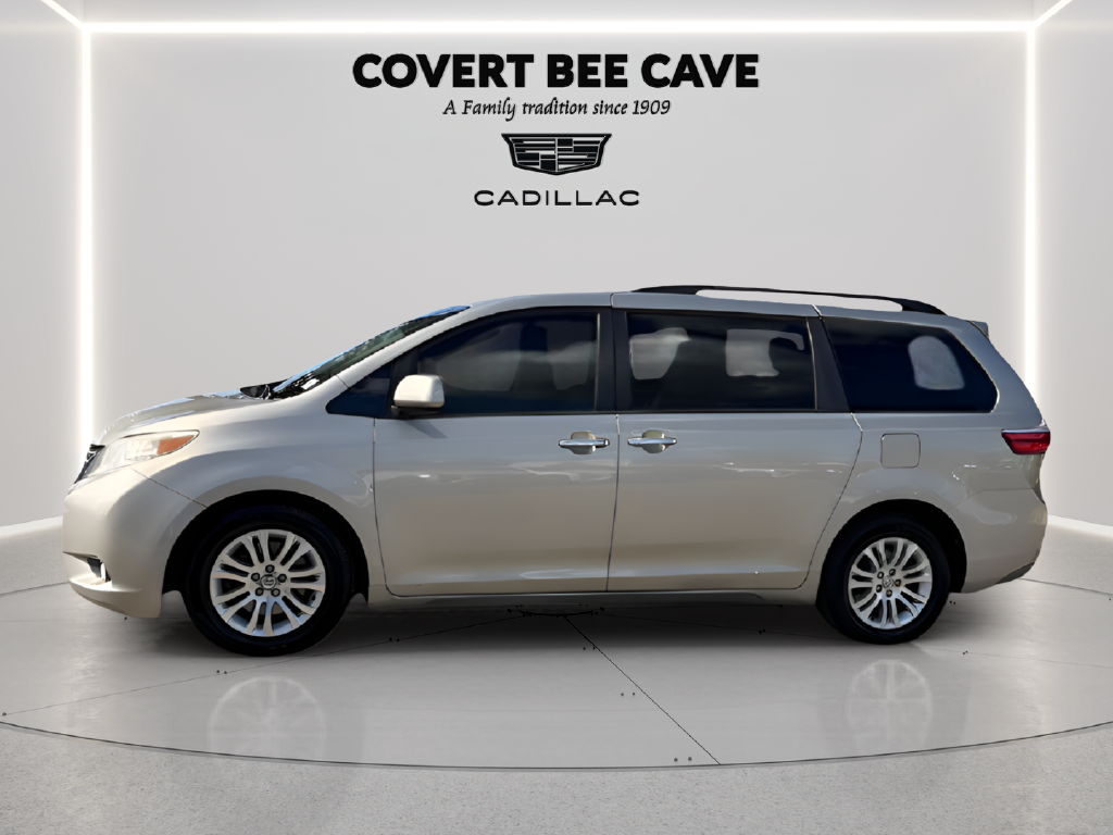 2017 Toyota Sienna XLE 8 Passenger
