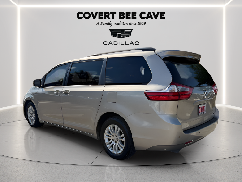 2017 Toyota Sienna XLE 8 Passenger