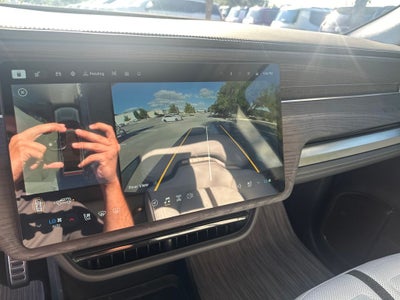 2024 Rivian R1S Adventure