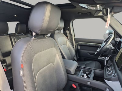 2024 Land Rover Defender 130 X-Dynamic SE