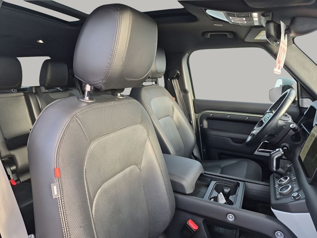 2024 Land Rover Defender 130 X-Dynamic SE