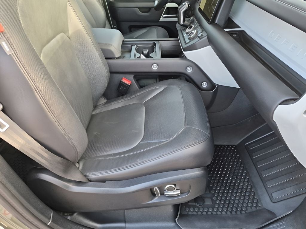 2024 Land Rover Defender 130 X-Dynamic SE