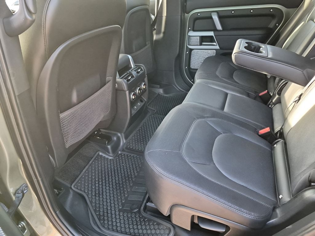 2024 Land Rover Defender 130 X-Dynamic SE