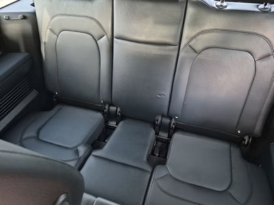 2024 Land Rover Defender 130 X-Dynamic SE