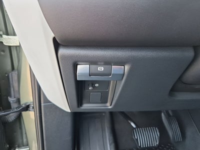 2024 Land Rover Defender 130 X-Dynamic SE