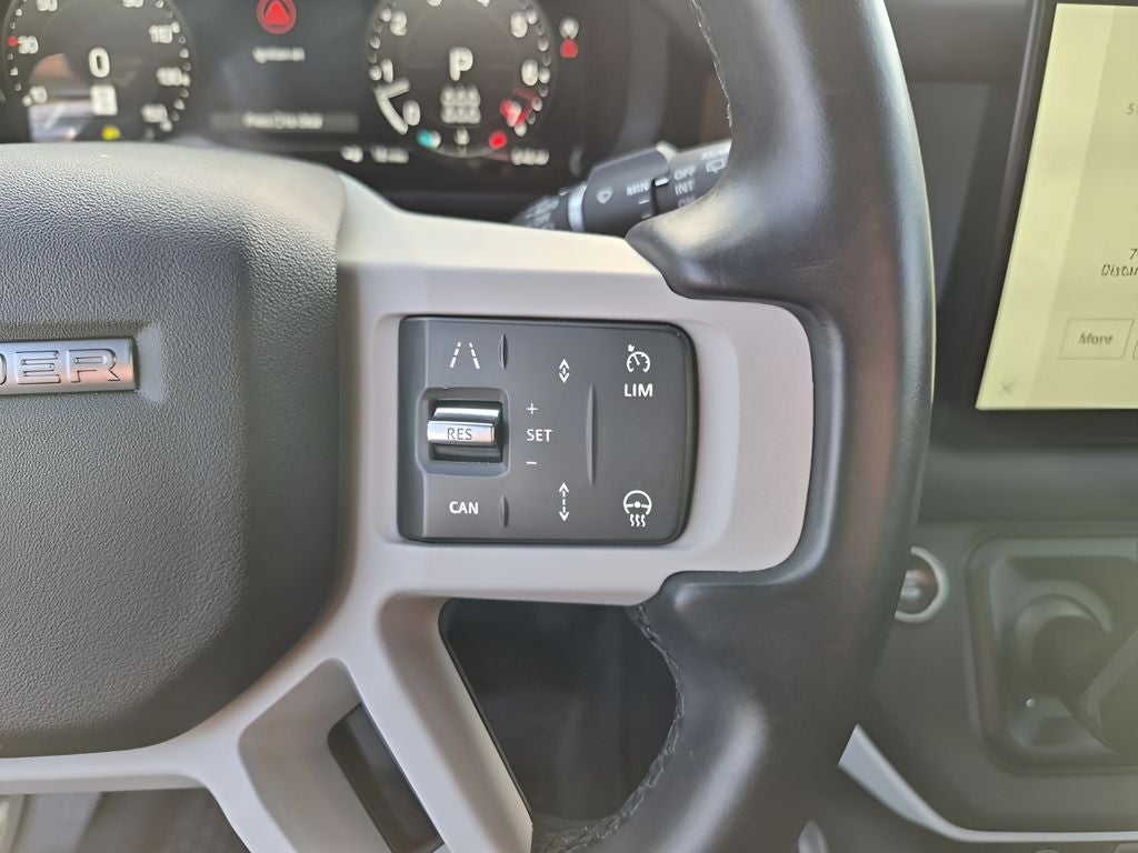 2024 Land Rover Defender 130 X-Dynamic SE