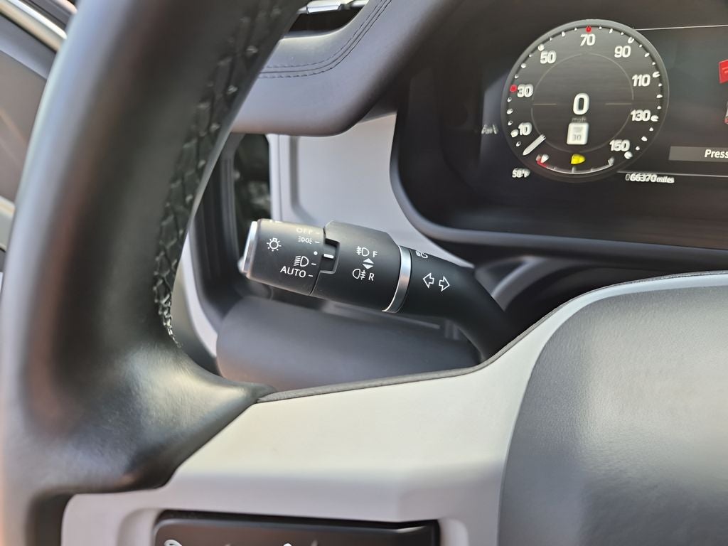 2024 Land Rover Defender 130 X-Dynamic SE