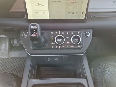 2024 Land Rover Defender 130 X-Dynamic SE