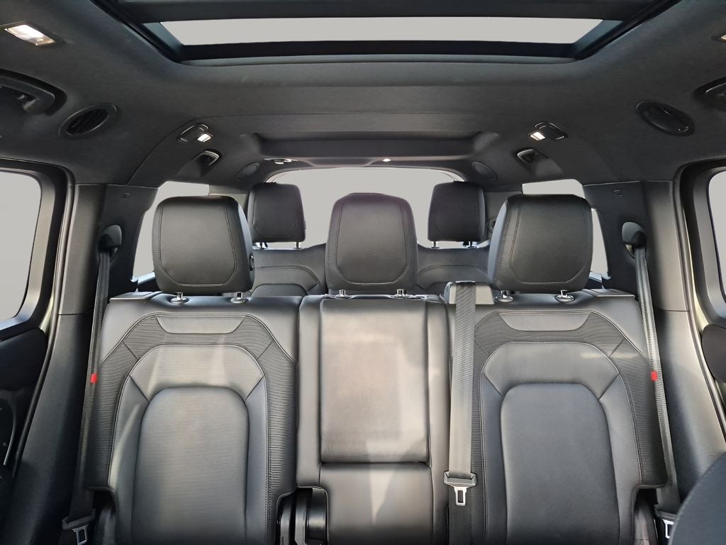 2024 Land Rover Defender 130 X-Dynamic SE