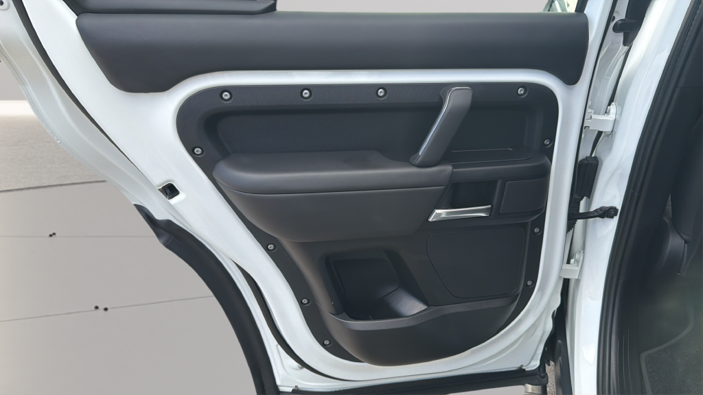 2025 Land Rover Defender 130 S