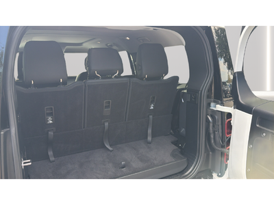 2025 Land Rover Defender 130 S