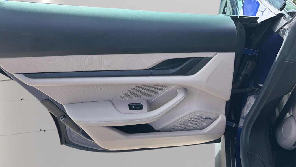 2022 Porsche Taycan Base