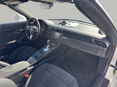2017 Porsche 911 Carrera 4 GTS