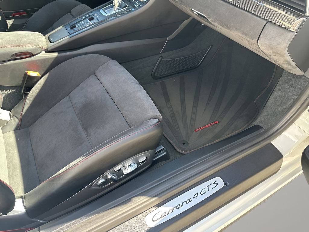 2017 Porsche 911 Carrera 4 GTS