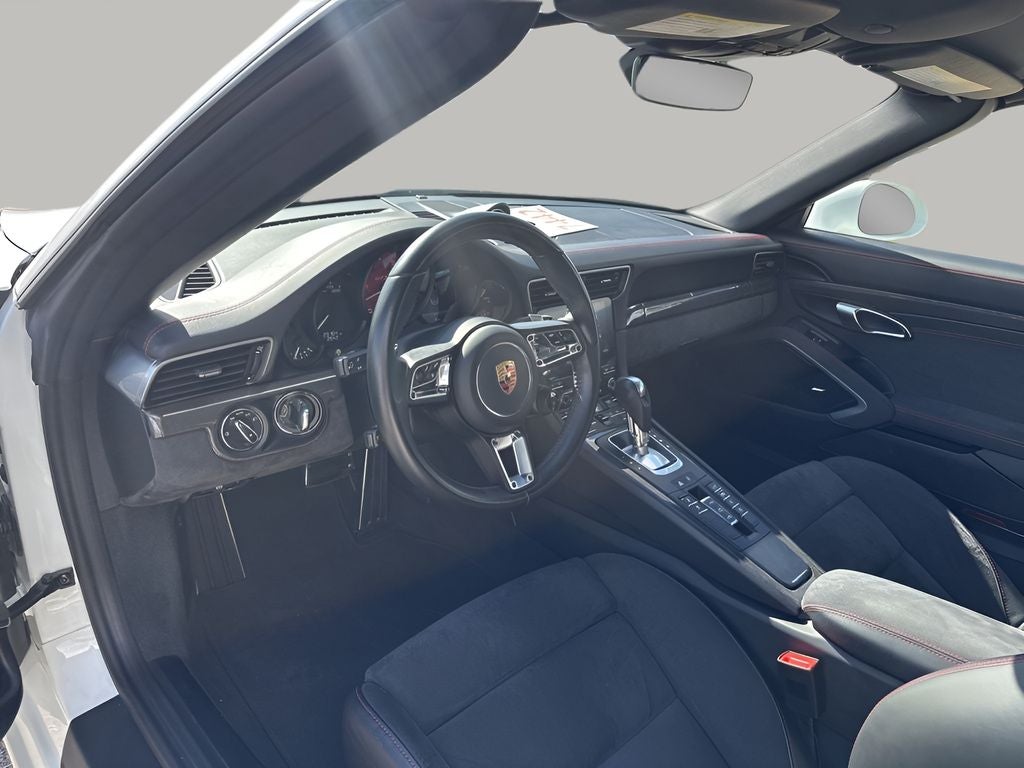 2017 Porsche 911 Carrera 4 GTS
