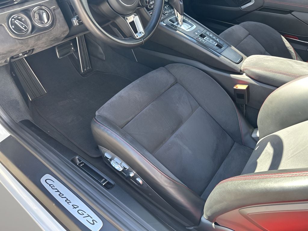 2017 Porsche 911 Carrera 4 GTS