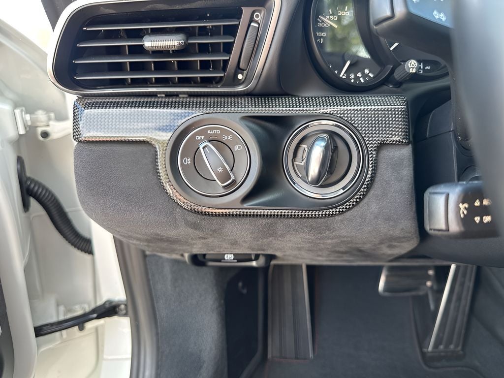 2017 Porsche 911 Carrera 4 GTS