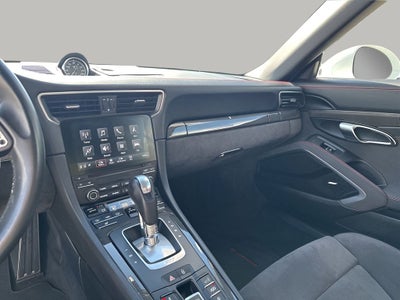 2017 Porsche 911 Carrera 4 GTS