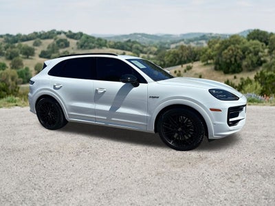 2025 Porsche Cayenne E-Hybrid Turbo