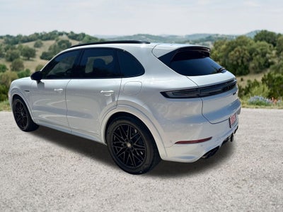 2025 Porsche Cayenne E-Hybrid Turbo