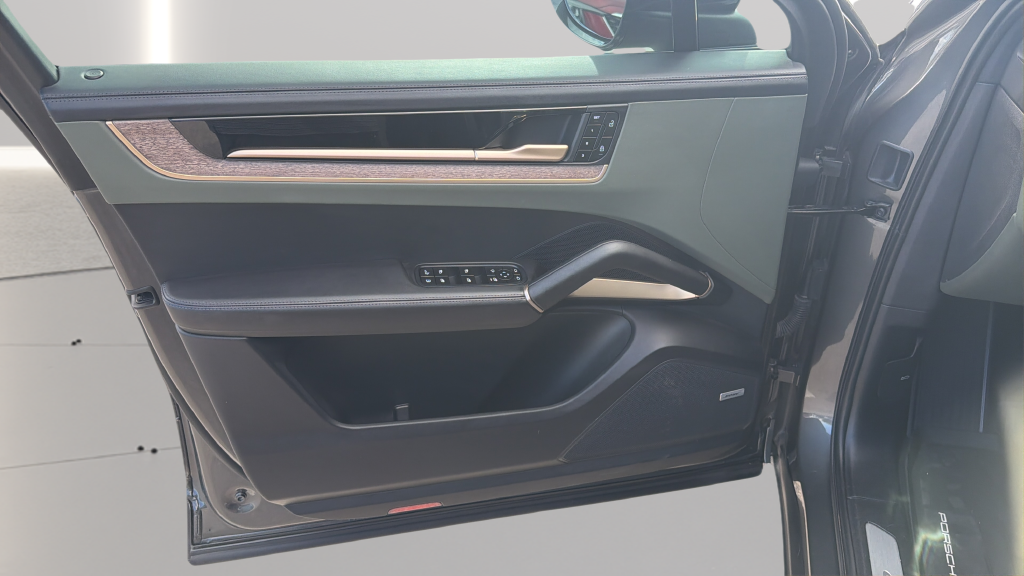 2024 Porsche Cayenne E-Hybrid Coupe S