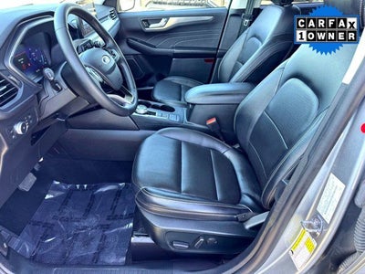 2022 Ford Escape Hybrid Titanium