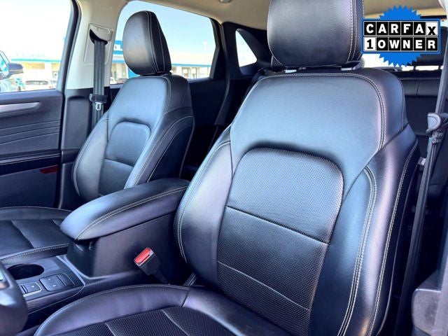 2022 Ford Escape Hybrid Titanium