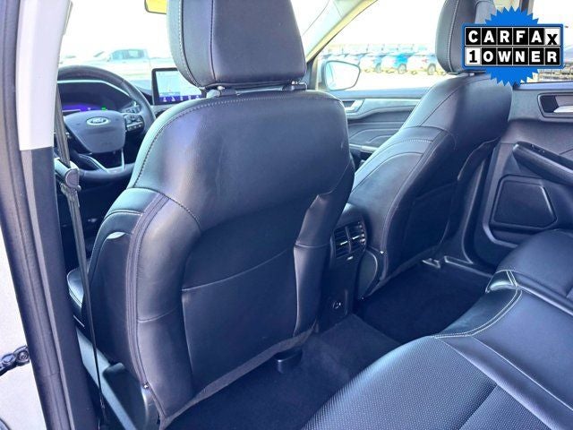 2022 Ford Escape Hybrid Titanium