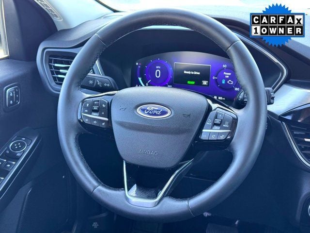 2022 Ford Escape Hybrid Titanium
