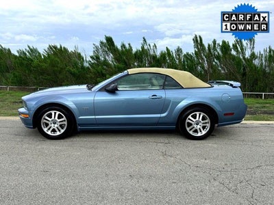 2005 Ford Mustang GT Premium