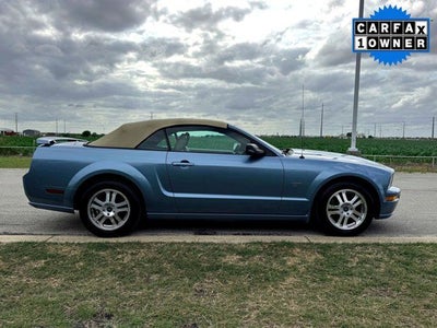 2005 Ford Mustang GT Premium
