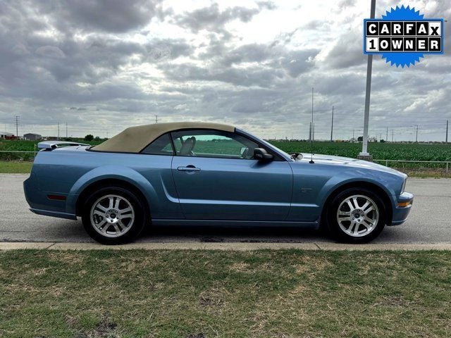 2005 Ford Mustang GT Premium