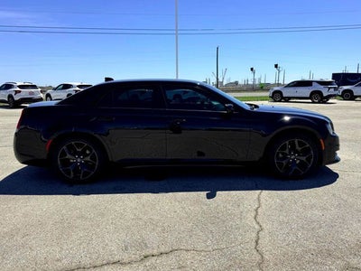 2020 Chrysler 300 Touring