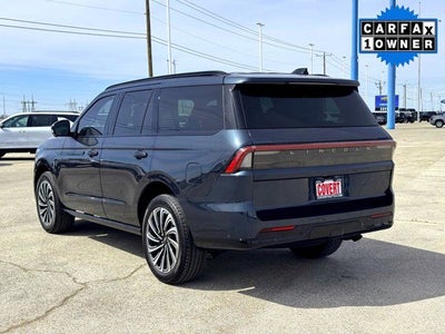 2025 Lincoln Navigator Reserve Jet Appearance