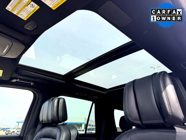 2025 Lincoln Navigator Reserve Jet Appearance