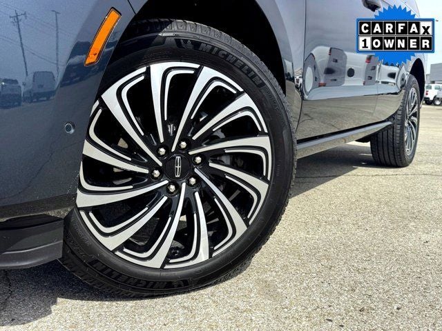 2025 Lincoln Navigator Reserve Jet Appearance
