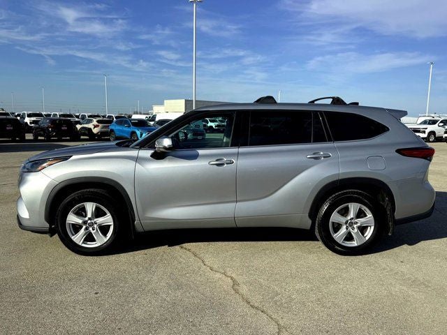 2022 Toyota Highlander LE