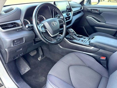 2022 Toyota Highlander LE