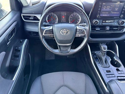 2022 Toyota Highlander LE