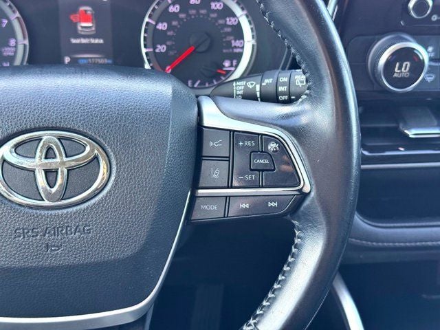 2022 Toyota Highlander LE