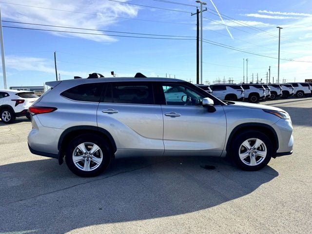 2022 Toyota Highlander LE